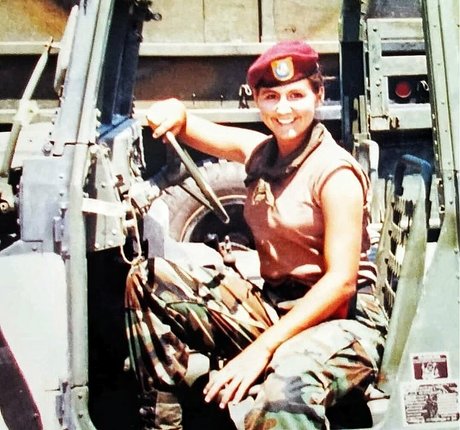 Mandy Majors ポルノモデル 写真