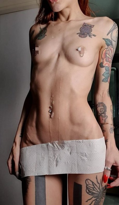 Satana696969 スター 裸 画像