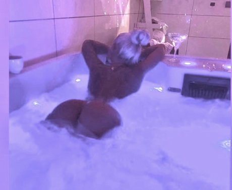 セックスシーン オンリーファンズ ホット裸 写真