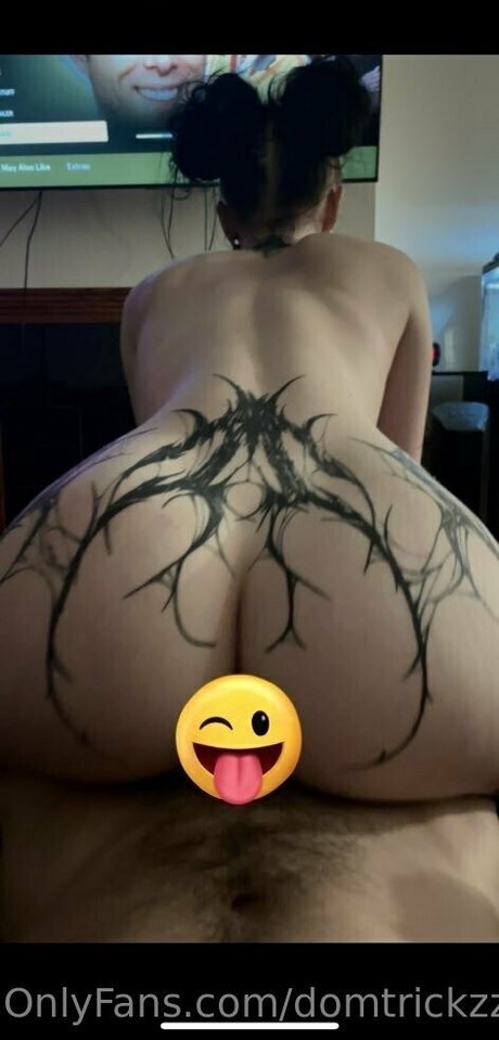 小柄な足オンリーファンズ セクシー裸 画像