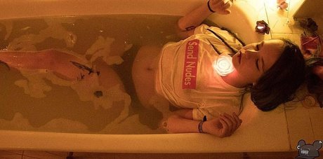 Hurona Rolera ヌードモデル ギャラリー