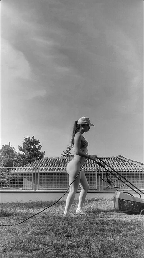 nina love1 free スター 裸 ギャラリー