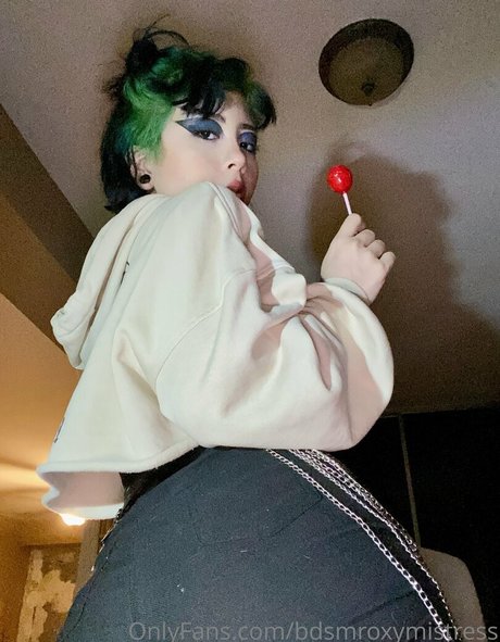 mistressroxybdsm 裸のポルノスター 写真