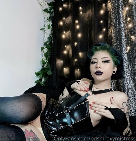 mistressroxybdsm xxxスター 写真