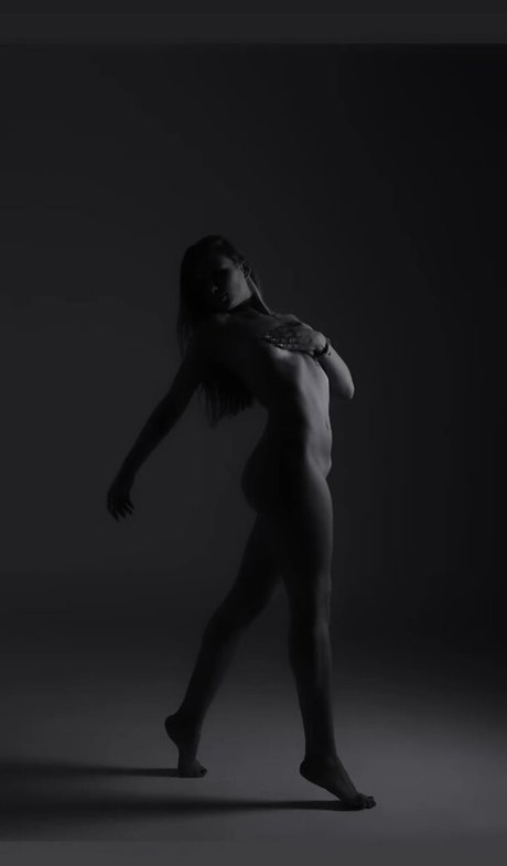 妊娠中のオンリーファンズ トップ 写真