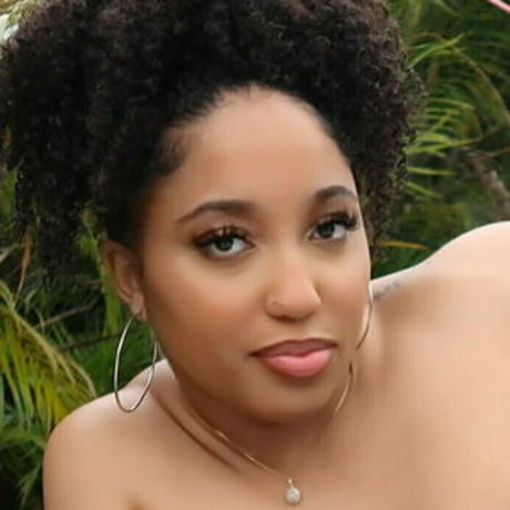 theremedybyreyna エロティックなポルノスター 画像