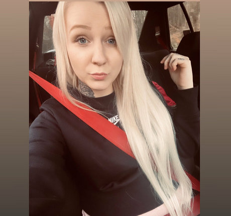 軍事オンリーファンズ ホットセクシー 写真