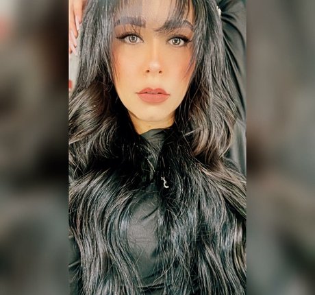 指マン 潮吹き オンリーファンズ 無料セクシー 写真