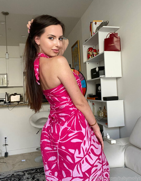 mollina rae 美しいポルノスター 画像