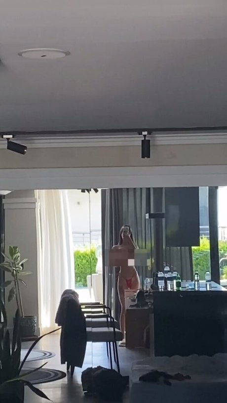 crysstail エロティックモデル 画像