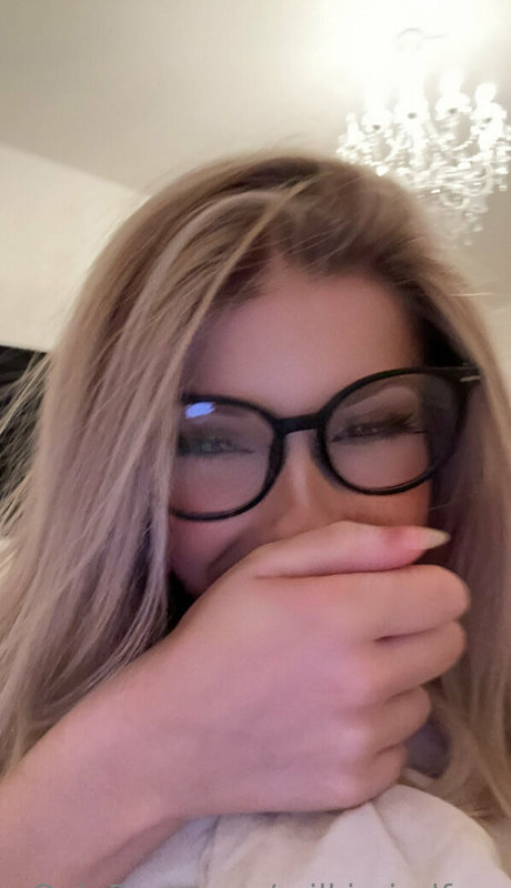 milkimindfree ヌードスター 写真