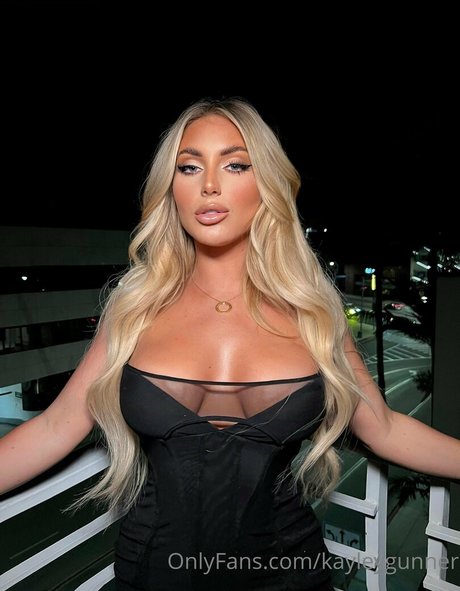 黒檀ペッギングオンリーファンズ ホットヌード 写真