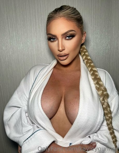 kayleygunner xxxスター 写真