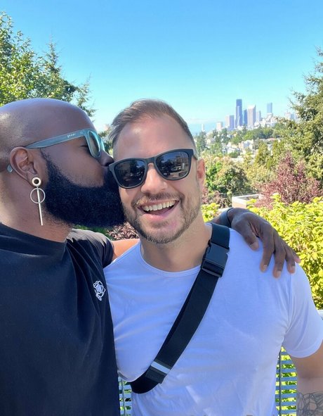 aaronburkexxx 可愛い女優 画像