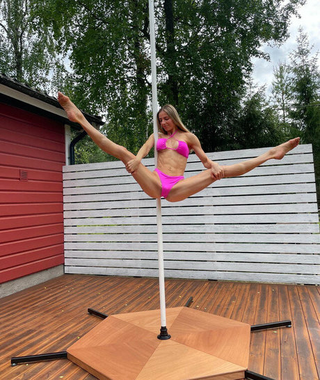 Lena Ria ヌードスター 写真