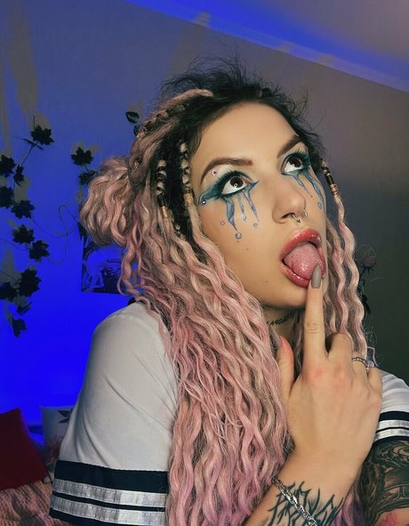 ニューハーフの乗馬オンリーファンズ アート裸 アーカイブ