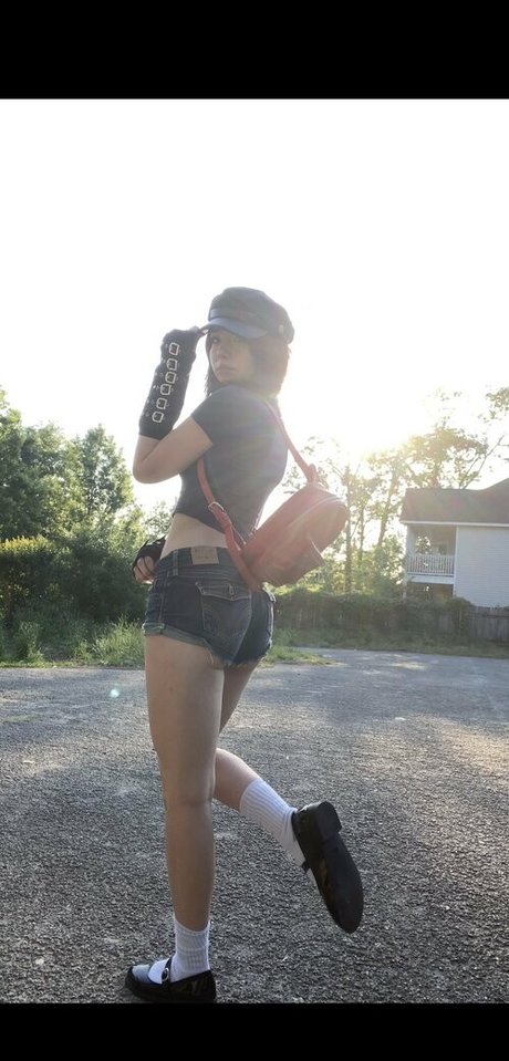 金髪の小人オンリーファンズ ホットセクシー 画像