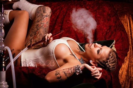 Jordan Night かわいいモデル 画像