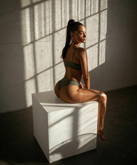 Anja Blagojevic ヌードのポルノスター 画像