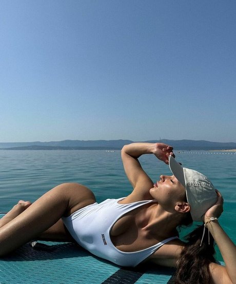 Anja Blagojevic スター ヌード 画像