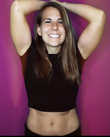 Ali Spagnola セクシーモデル ギャラリー