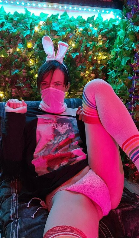 ランジェリーファックオンリーファンズ えろ 写真