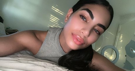 vioti ポルノスター アート 写真