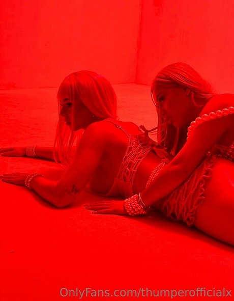 thumperofficialx ポルノスター アート アーカイブ