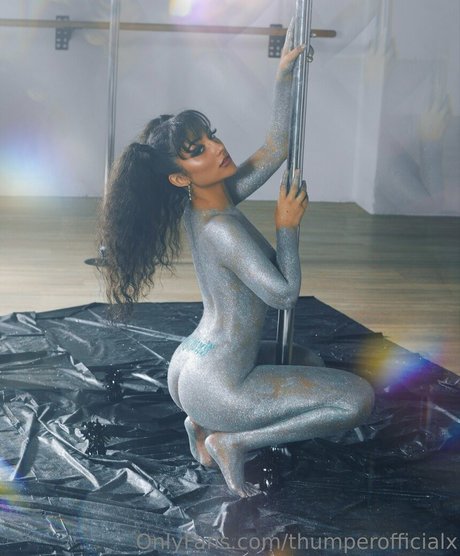 thumperofficialx セクシーなポルノスター 写真