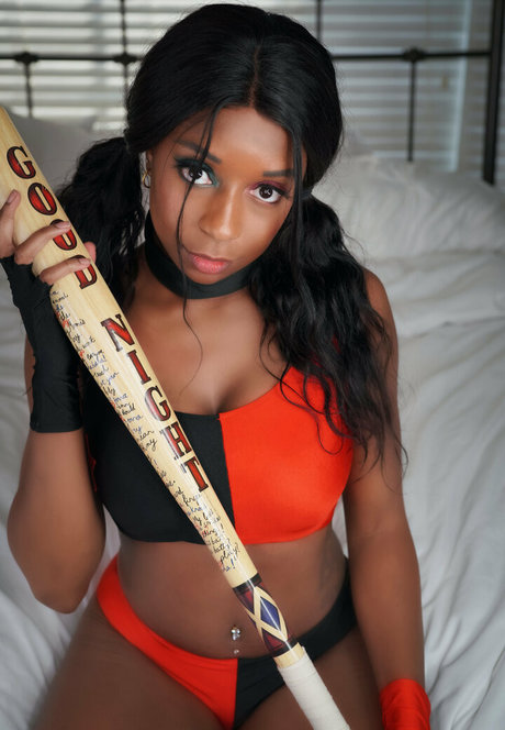 misskrisskosplay 可愛いモデル 画像