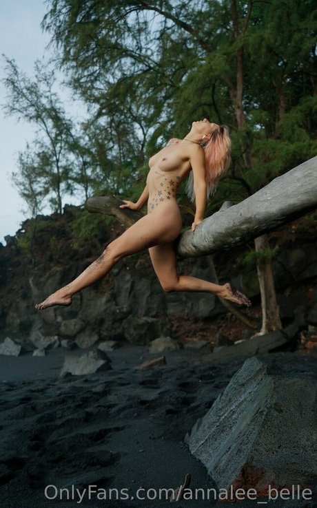 Annalee Belle かわいいポルノスター ギャラリー