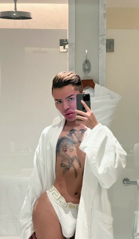 モデルファックオンリーファンズ 美しい 画像