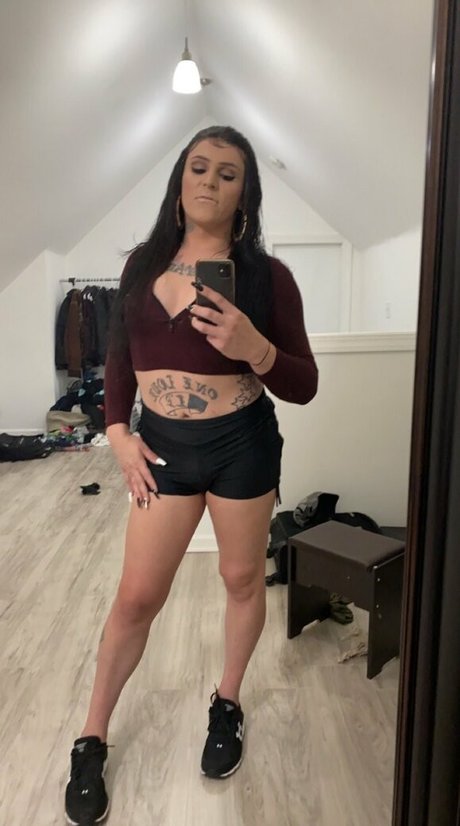 足の動画 オンリーファンズ 無料ヌード 画像