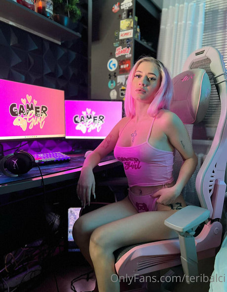 ランジェリーファックオンリーファンズ アートxxx 画像