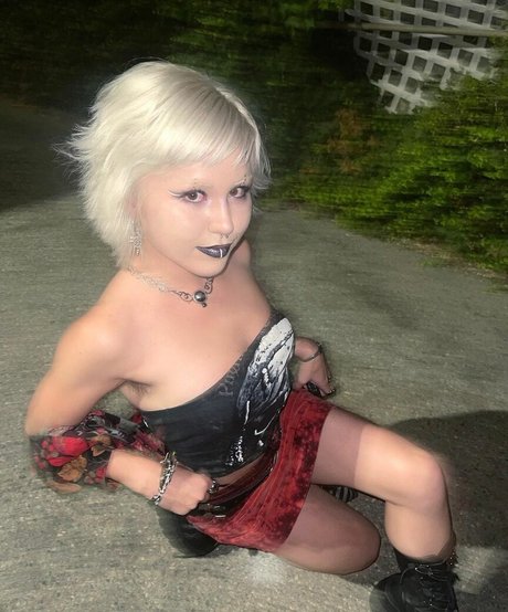 ぽっちゃりカップルオンリーファンズ ホット裸 写真