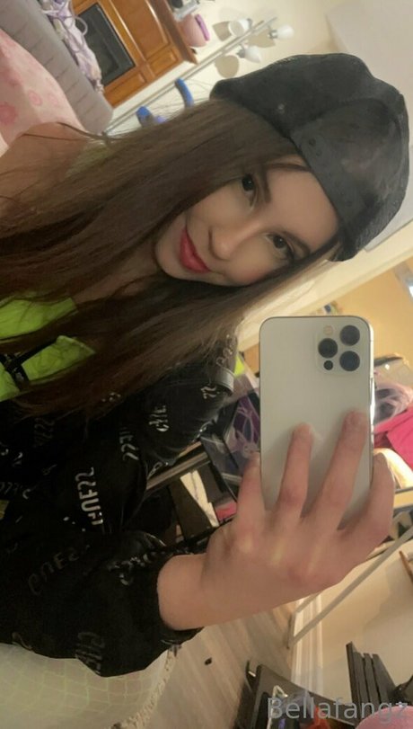 bellafangz ポルノスター ヌード 画像