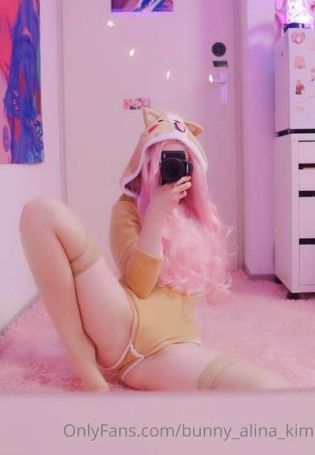 Bunny Alina Kim 高品質のポルノスター 画像