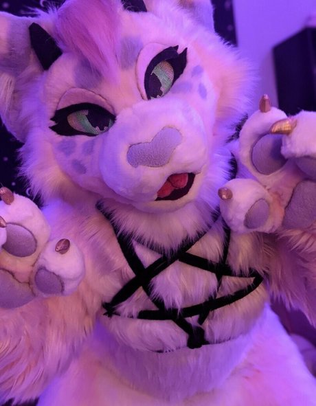 貞操帯オンリーファンズ 美しいヌード 画像