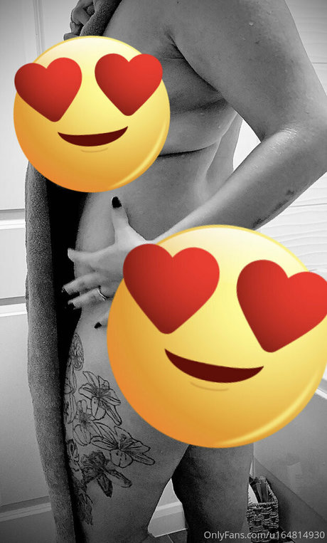 黒人ティーンのプッシーオンリーファンズ セクシー裸 写真