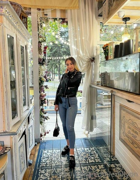 emilyon ヌードモデル 画像