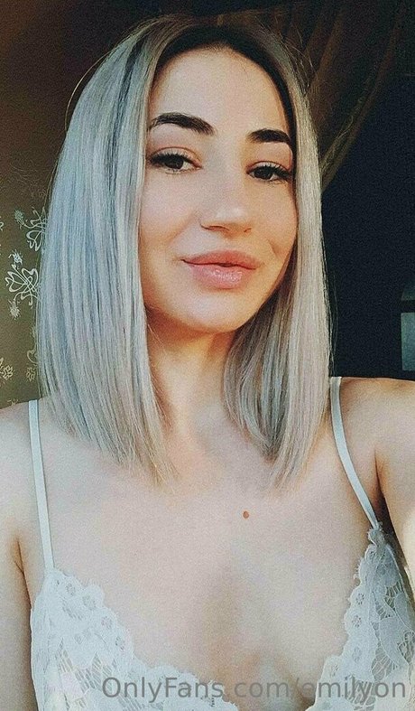 emilyon エロティックなポルノスター 写真