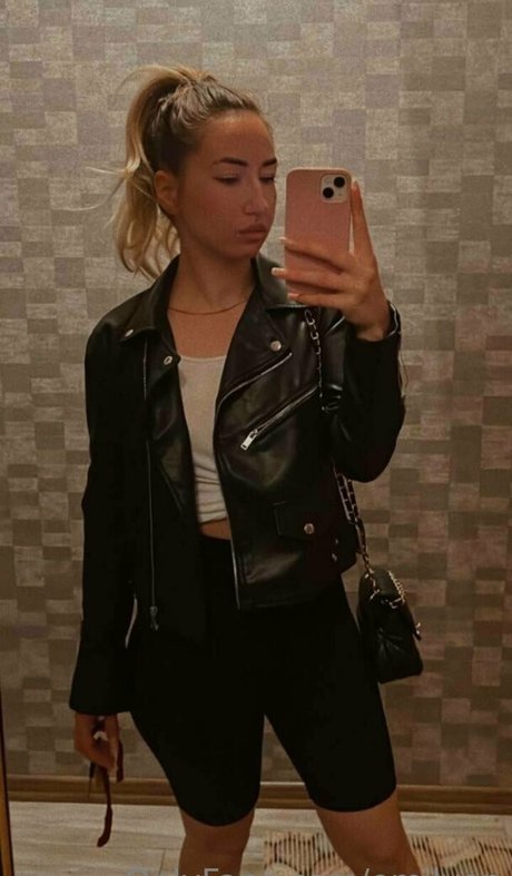 emilyon 独占モデル 画像