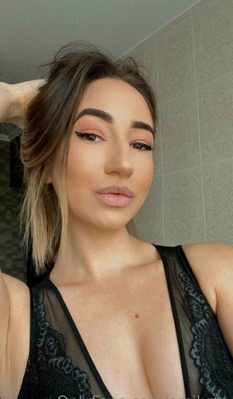 emilyon アダルトスター 画像