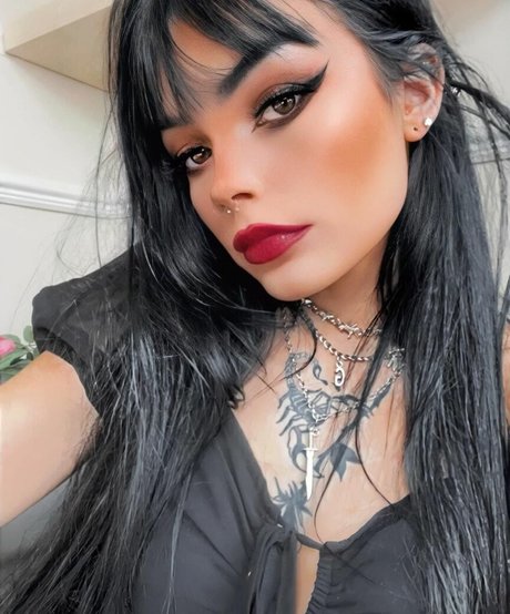 Portsmouth アダルトスター 画像