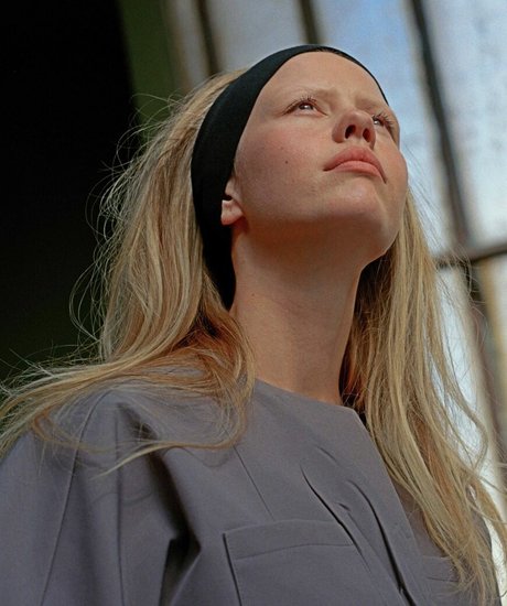 Mia Goth プロフィール写真