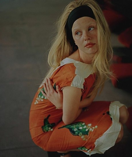 Mia Goth ポルノスター HD 画像