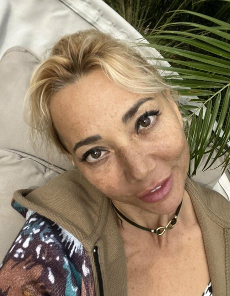 Mommy Di エロティックなモデル ギャラリー