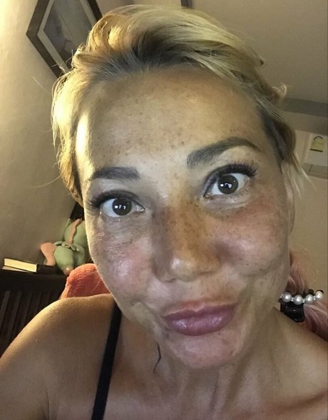 Mommy Di アートポルノスター 画像