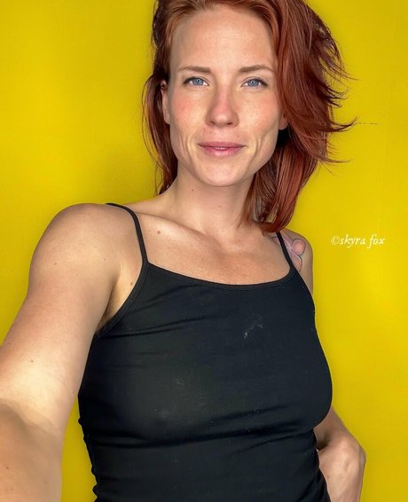 Skyra Fox XXXモデル 写真