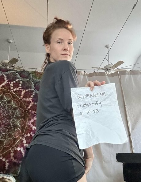 Skyra Fox エロティックなスター 画像